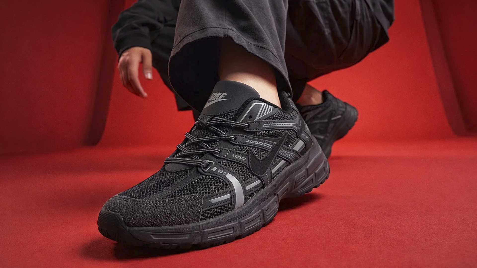 Спортивные кроссовки Nike V2K Run для улицы 