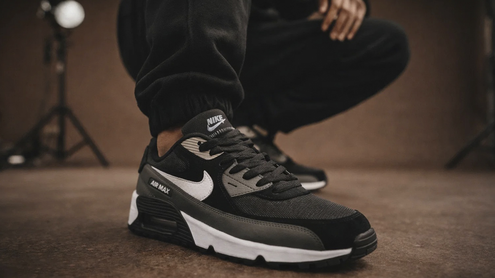 Nike Air Max 90 vs Air Force 1: что выбрать в 2026 году