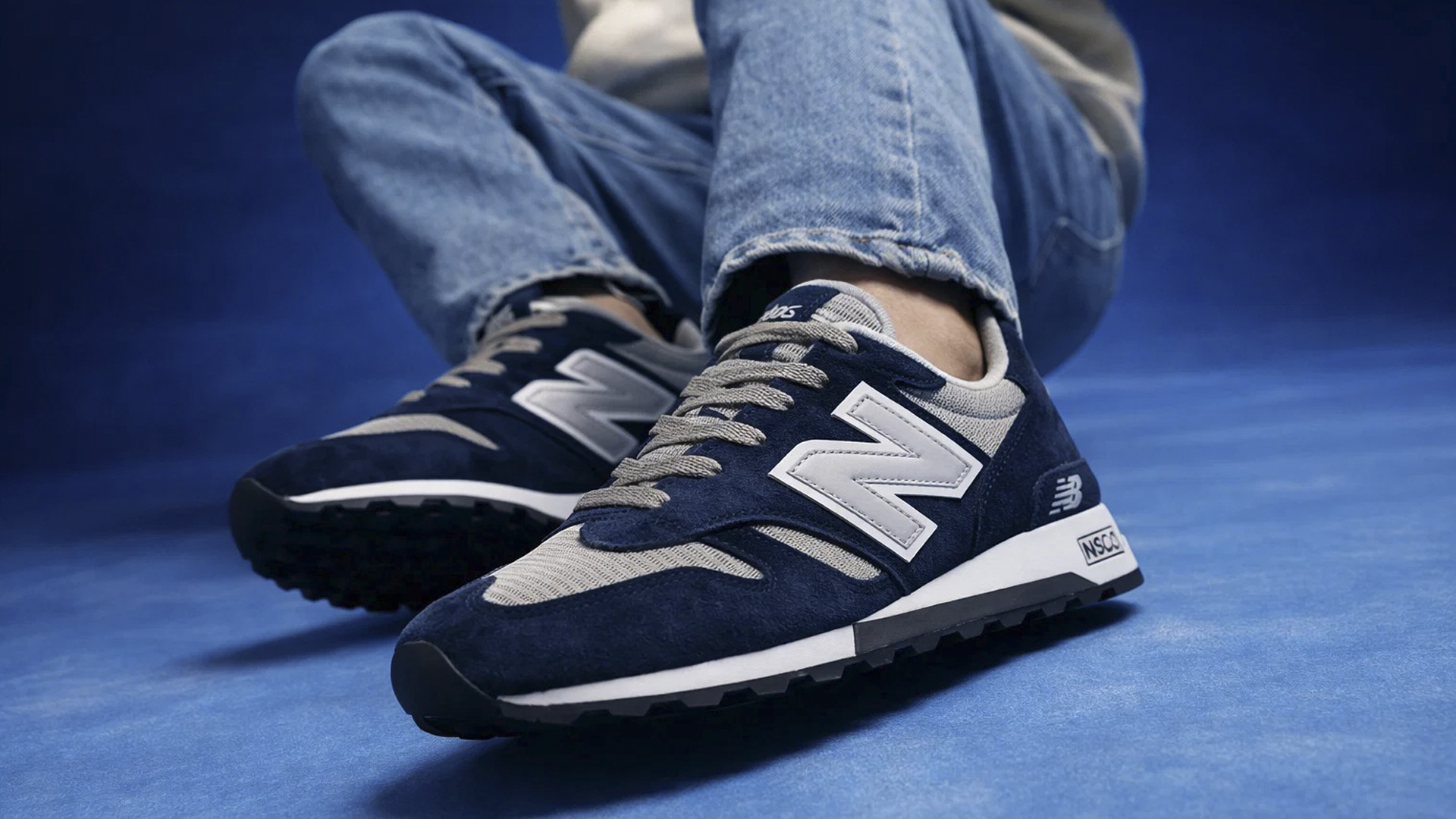 New Balance 1300 в 2026: 3 образа под классические кроссовки