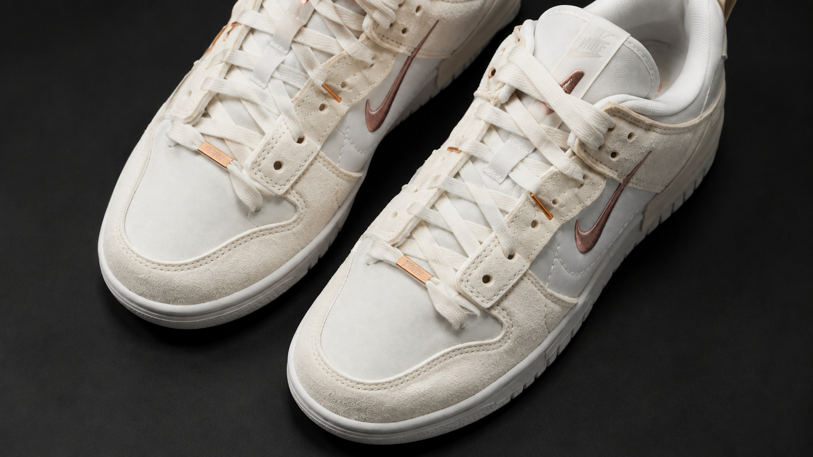 Пятка и боковая конструкция Nike Dunk Low Disrupt 2