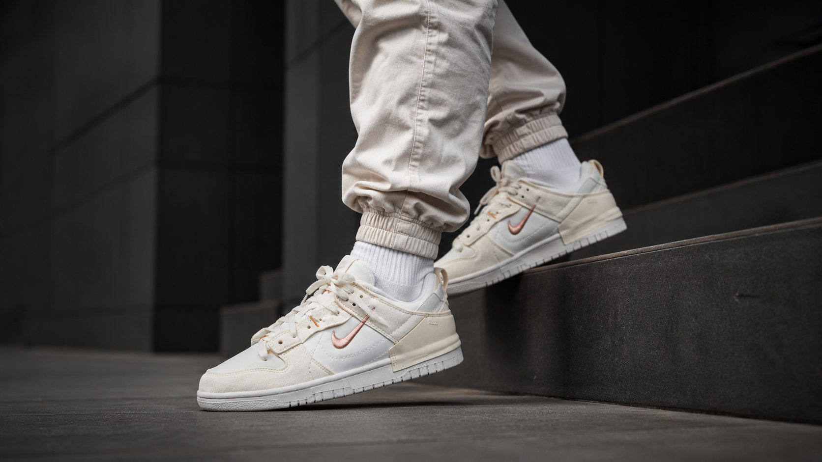 Nike Dunk Low Disrupt 2 в повседневном городском образе