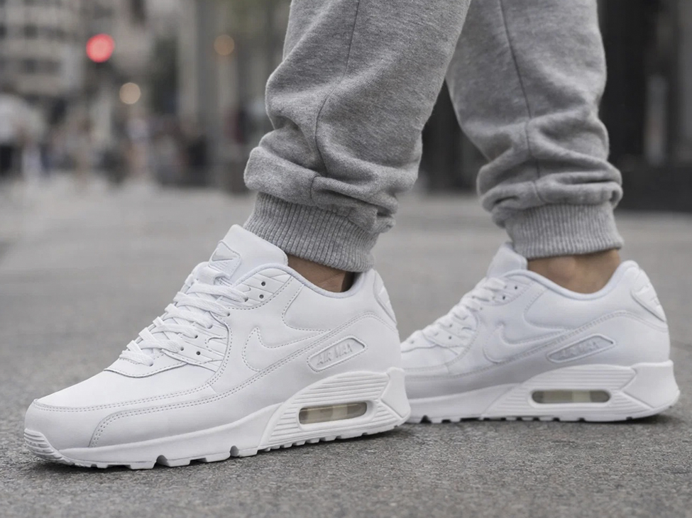 Nike Air Max 90 в 2026: как носить классику в современных образах 